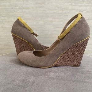 Gray suede wedge heeled shoe